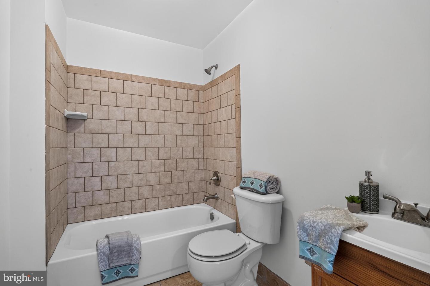 5309 Duke Ct, Frederick, MD 21703 &mdash; Photo 4